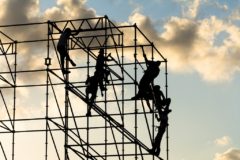 足場工事にかかるコストパフォーマンスを徹底解説